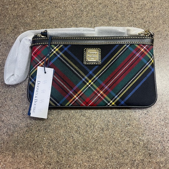 🆕 Dooney & Bourke Black Tartan Large Slim Wristlet - Picture 2 of 7